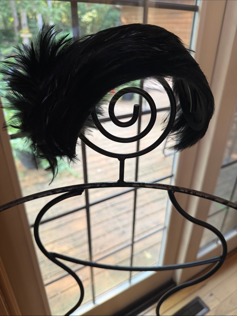 Vintage 1940-50’s Black Feathered Millinery Headband Skullcap Hat